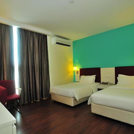 D North Star Hotel & Spa Sandakan Bagian luar foto